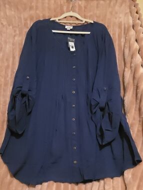 Avenue Women’s Navy Button-Front Tunic Blouse